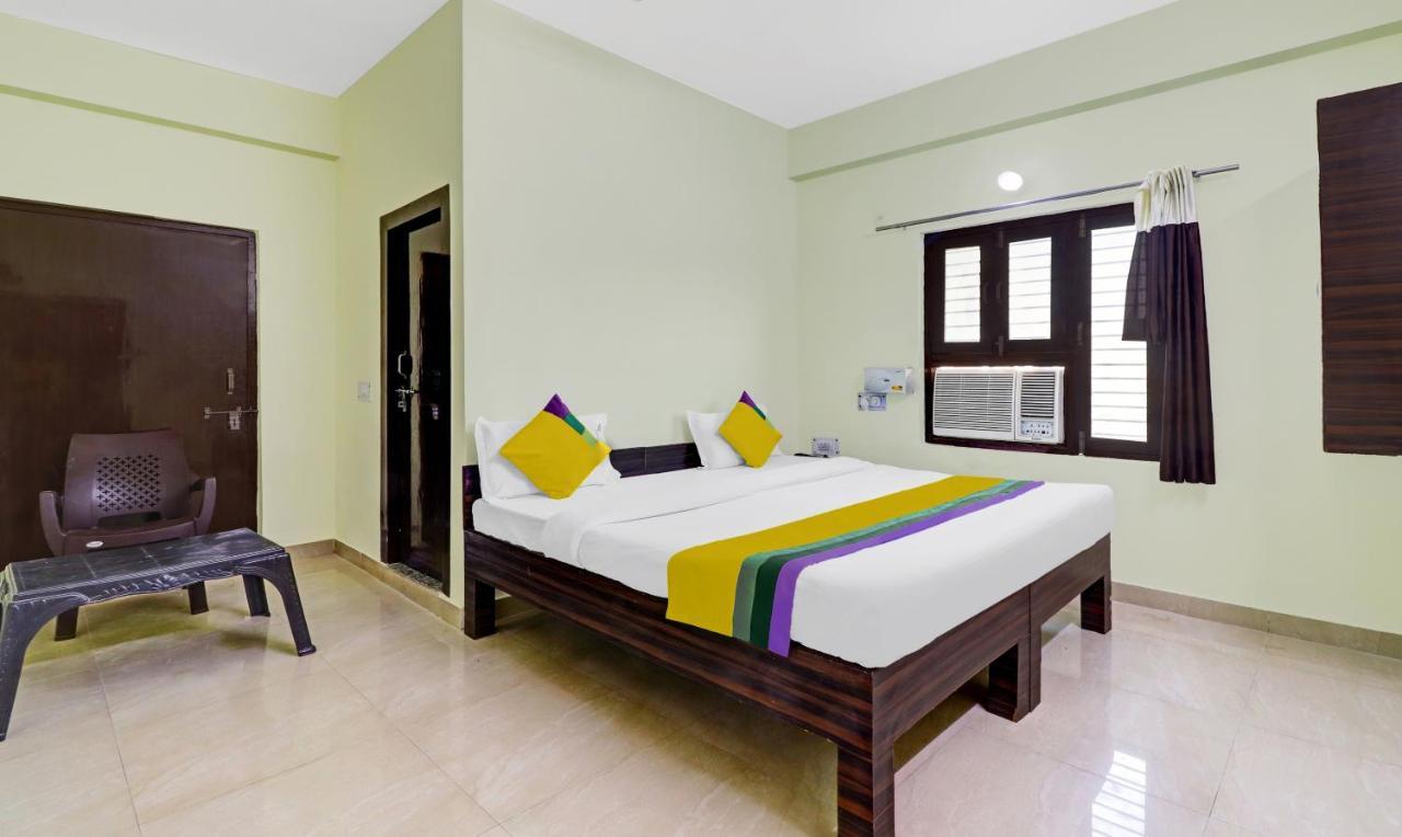Hotel Pragati Palace Mathura Exterior foto