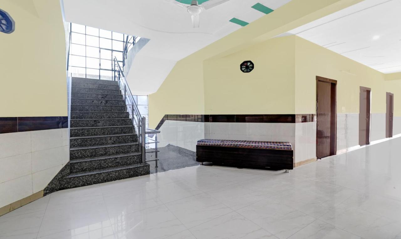 Hotel Pragati Palace Mathura Exterior foto
