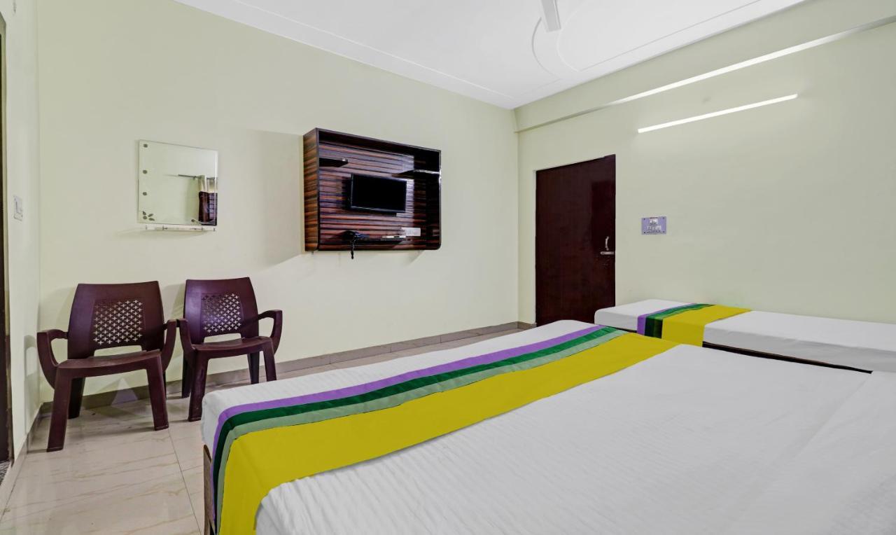 Hotel Pragati Palace Mathura Exterior foto