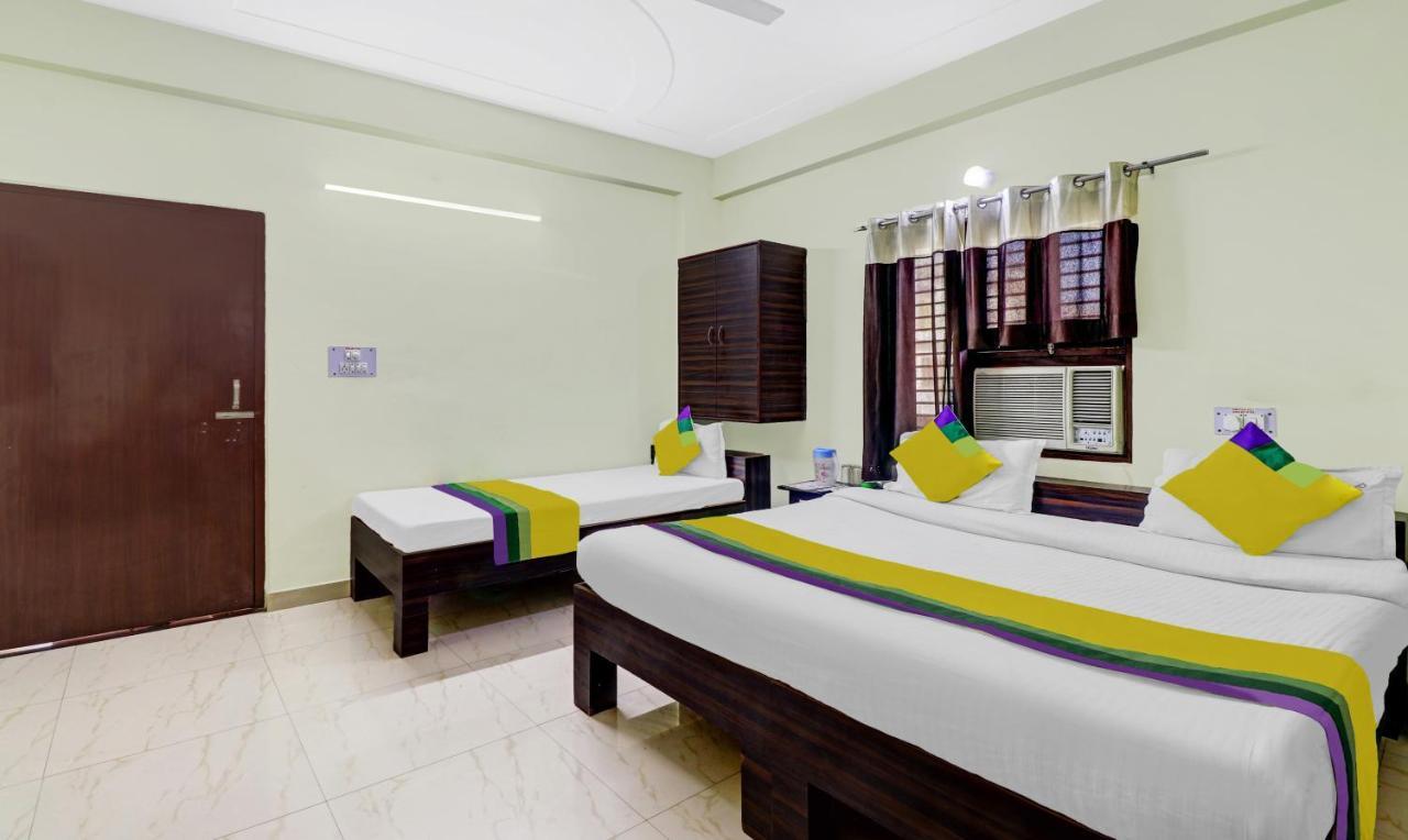 Hotel Pragati Palace Mathura Exterior foto