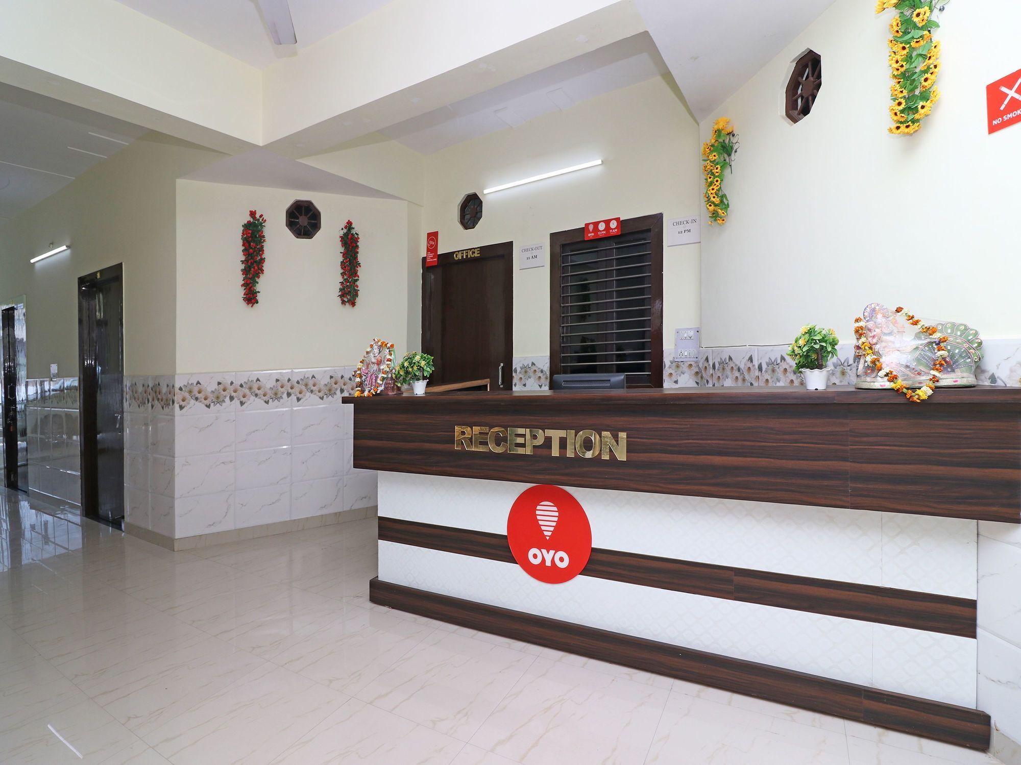 Hotel Pragati Palace Mathura Exterior foto